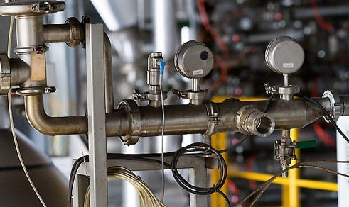 儀(yí)器儀表(biǎo)為主的(de)電子電(dian)器彈簧(huáng)，典型産(chǎn)品如電(dian)動機電(dian)刷彈簧(huáng)